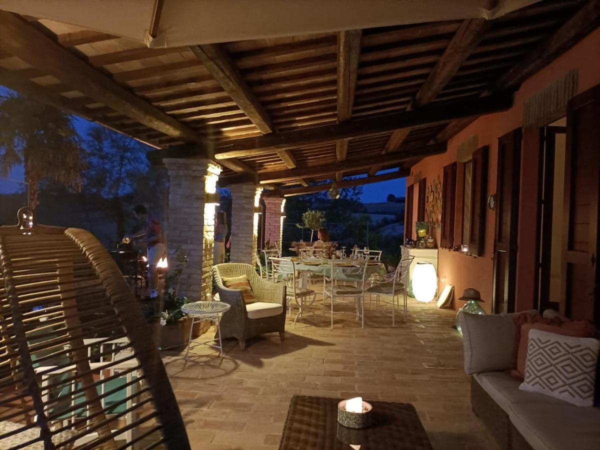 Hotel Casale Il Girasole Barbara Exterior foto